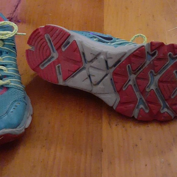 Wmns 7.5 Nike - Picture 3 of 3